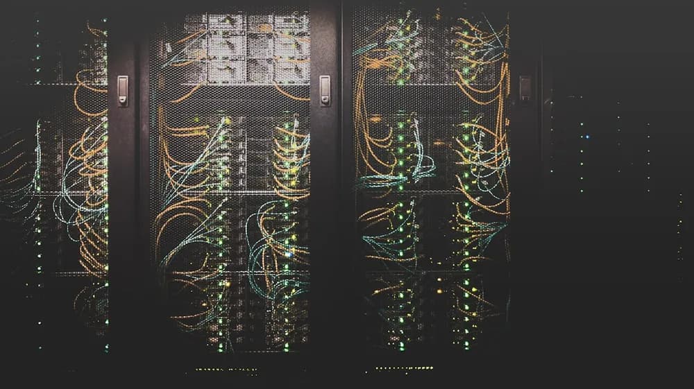 AWS Redshift Cuts API Overhead; Cloudflare Adds Post-Quantum Origin Auth